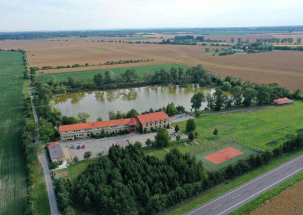 NA PREDAJ krásny Penzión&Restaurant ZLATÁ RYBA*** s rybníkom