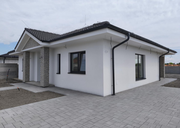 Znížená cena!!!NOVOSTAVBA: Krásny, atraktívny, priestranný 4-izbový rodinný dom na predaj v obci Povoda, 1 km od Dunajskej Stredy, pozemok 700 m2